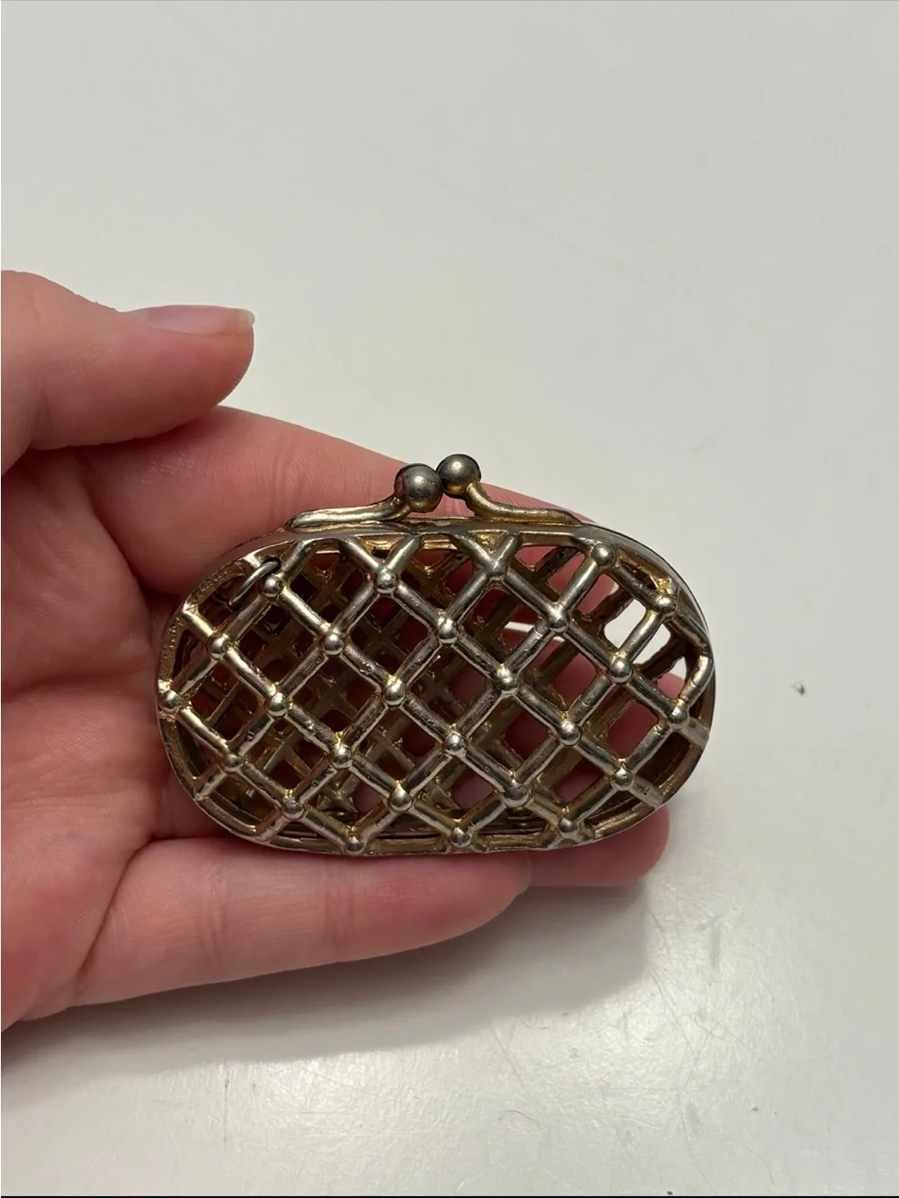 vintage metal cage or lattice-design mini coin clutch
